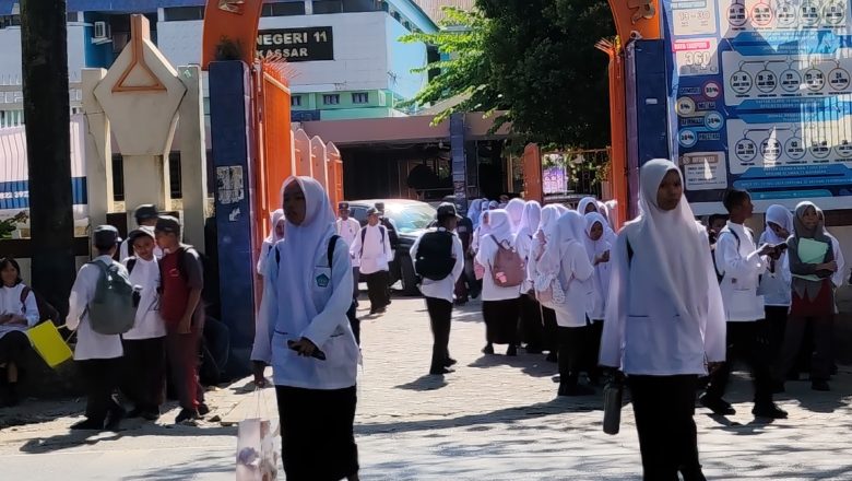 Kepala SMA Negeri 11 Makassar Yuliana Resmi Tutup MPLS 2026, Tanamkan Disiplin, Karakter, dan Budaya Anti Perundungan
